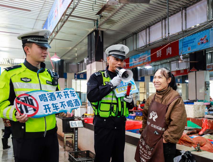 江西新余：“陽光下的守護”法治宣講進集市