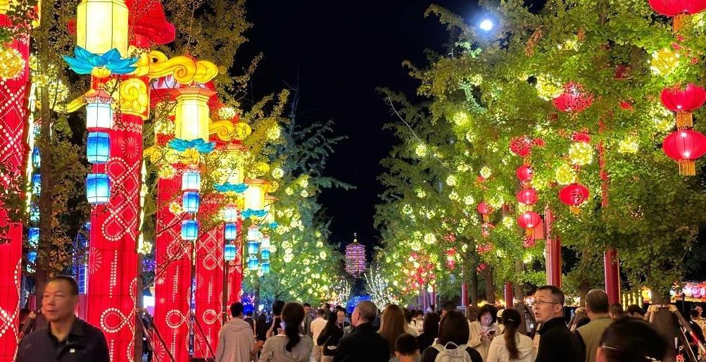 潮體驗(yàn)、微度假、熱IP——中秋節(jié)假期各地消費(fèi)市場(chǎng)掃描